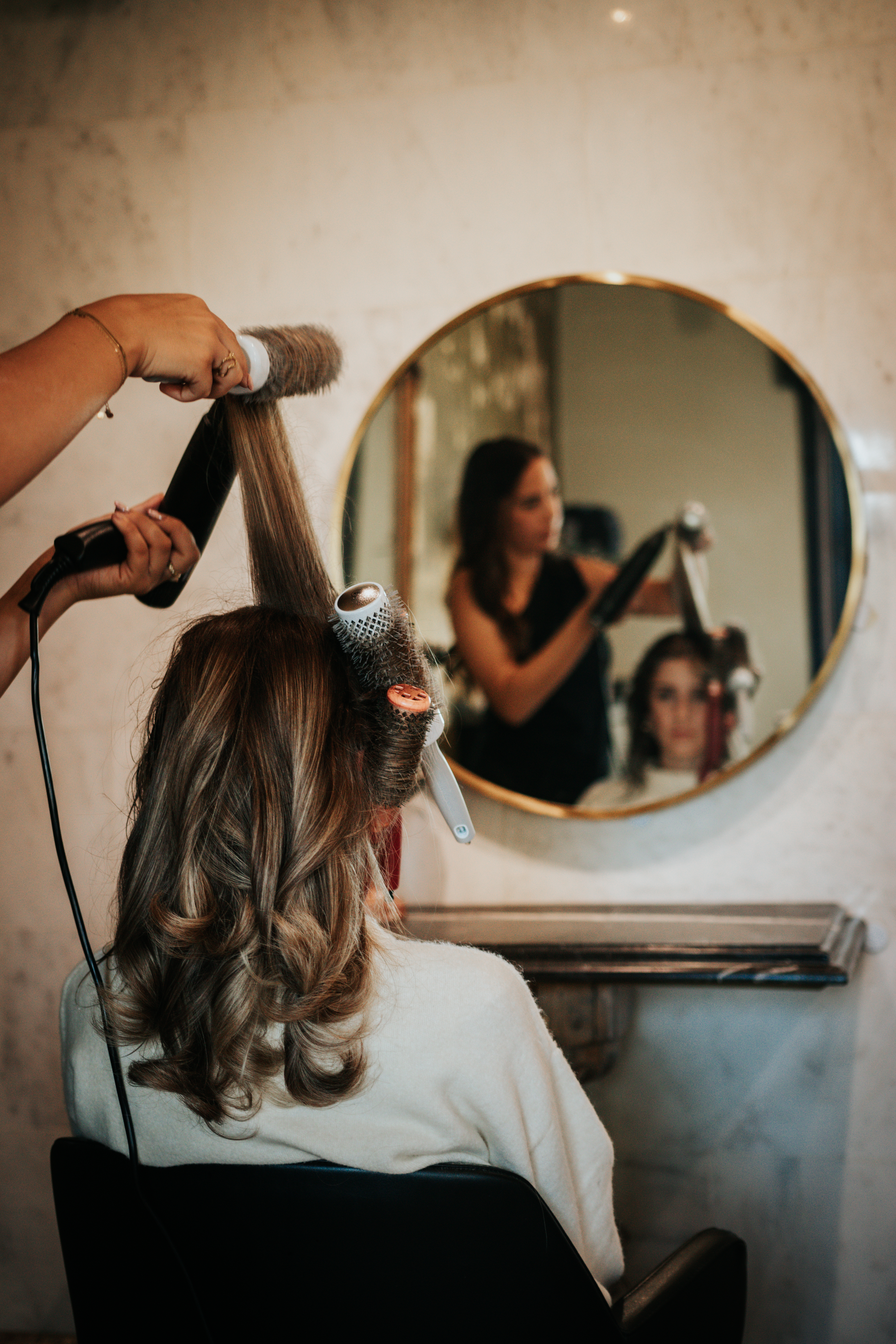 Anthe, krullenkapper bij Salon Couleur